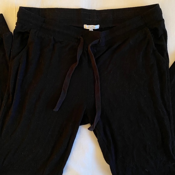 Z Supply Joggers - Picture 3 of 4